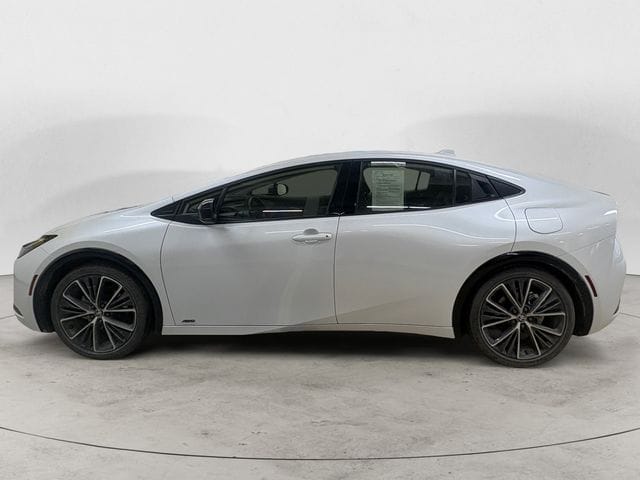 Used 2025 Toyota Prius XLE 5D Hatchback – JTDADABU1S3028227