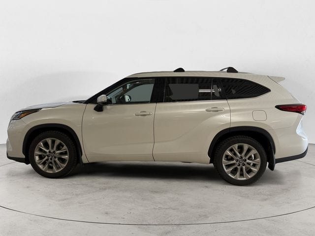 Used 2022 Toyota Highlander Limited 4D Sport Utility – 5TDDZRBH5NS218020